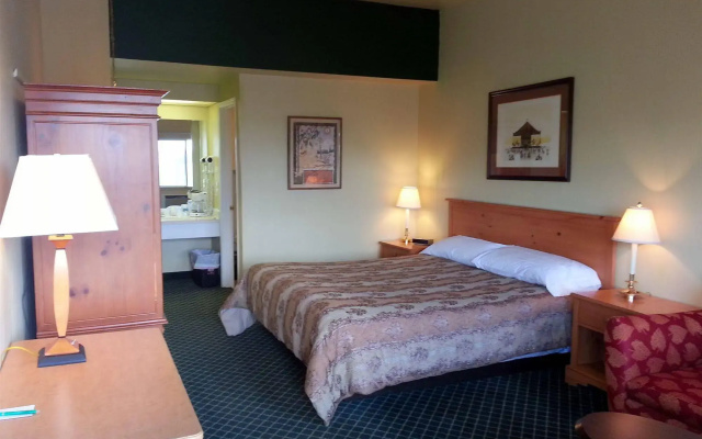 photo 2 of Hunters Hot Springs Resort