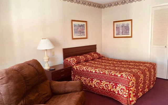 photo 4 of Huntington Inn