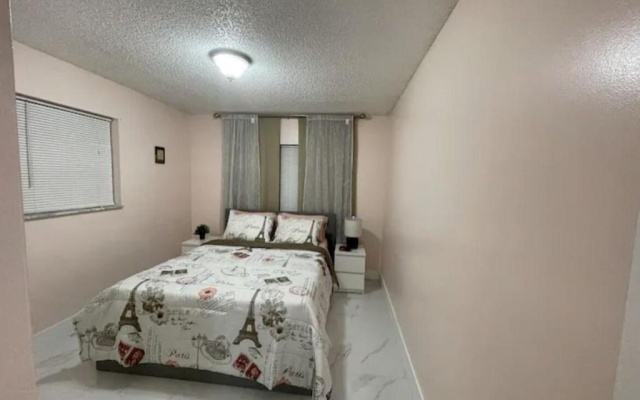 photo 5 of Hushed Miramar Town