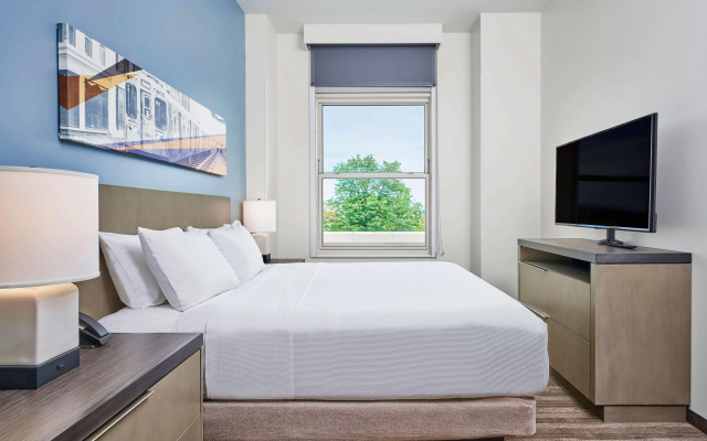 photo 2 of Hyatt Place Chicago Medical/University District