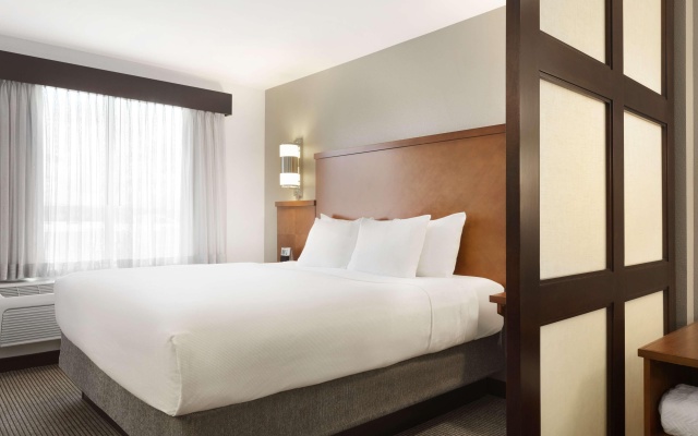 photo 3 of Hyatt Place Portland Airport