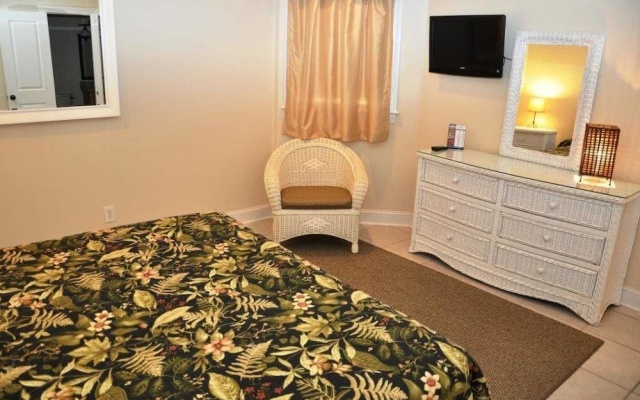 photo 3 of Hyperion Towers 302 - 2 Br condo by RedAwning