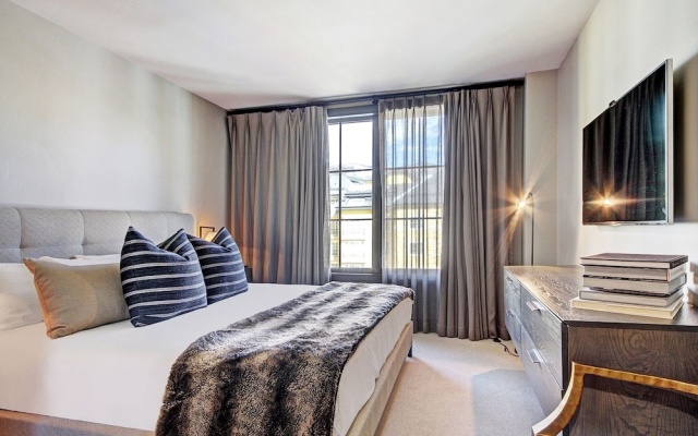 photo 2 of Iconic 5 Bedroom Penthouse at the Ritz-Carlton by RedAwning