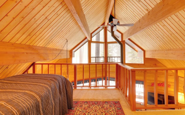 photo 2 of 2 Mi to Northstar Resort: Idyllic Cabin w/ Shuttle