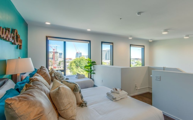 photo 3 of Illume Green Community Penthouse Corner Unit 1 Bedroom Condo