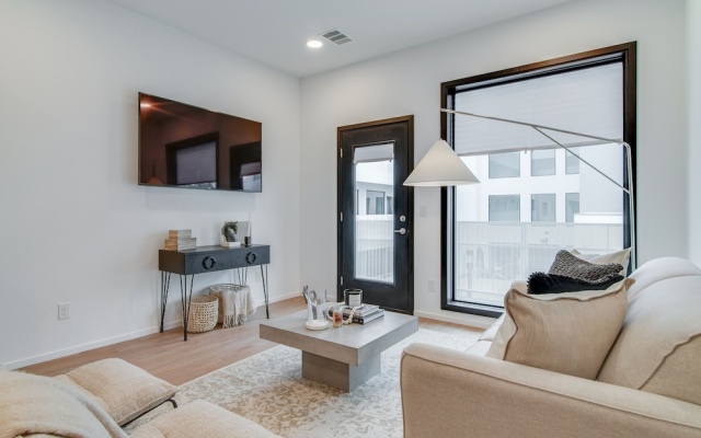 photo 3 of Illume State-of-the-art Community Corner Unit 1 Bedroom Condo