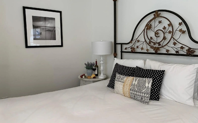 photo 2 of Inn at Playa del Rey