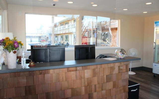 photo 2 of Inn at the Sea