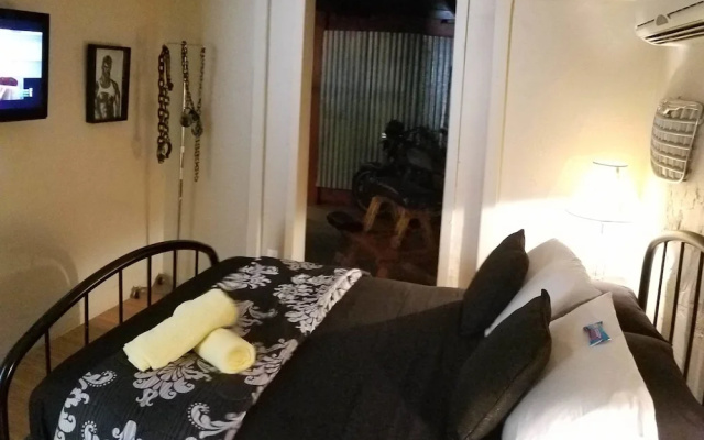 photo 3 of Inn Leather Guest House