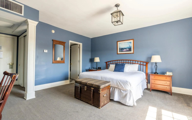 photo 3 of Inn on Broadway
