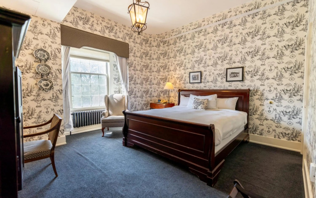 photo 5 of Inn on Broadway