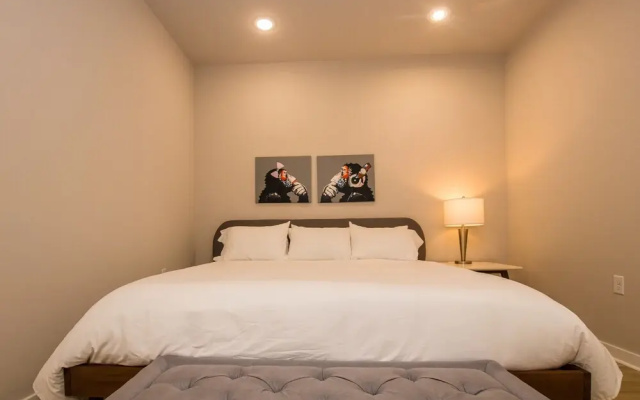 photo 2 of The Hotel at Huntington Square