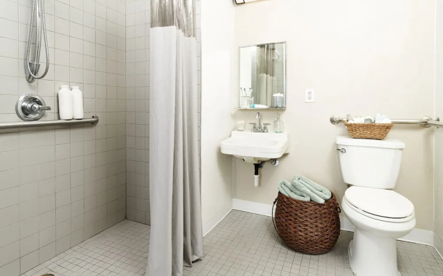 photo 5 of InTown Suites Extended Stay Cincinnati OH - Colerain