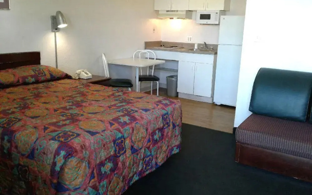 photo 2 of InTown Suites Extended Stay San Antonio TX - Seaworld