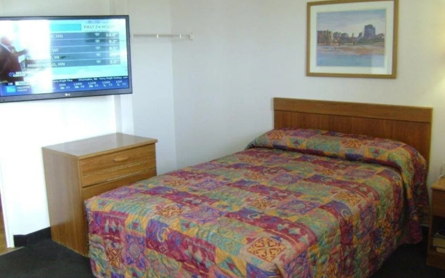 photo 4 of InTown Suites Extended Stay San Antonio TX - Seaworld