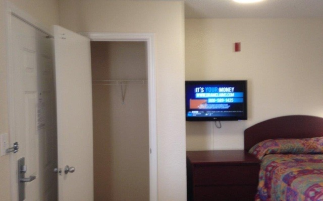 photo 5 of InTown Suites Extended Stay Houston TX - West Oaks
