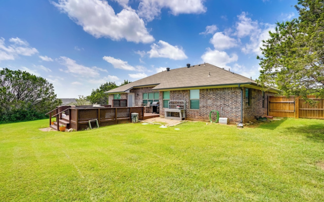 photo 2 of Inviting Granbury Home w/ Fire Pit: 3 Mi to Lake!