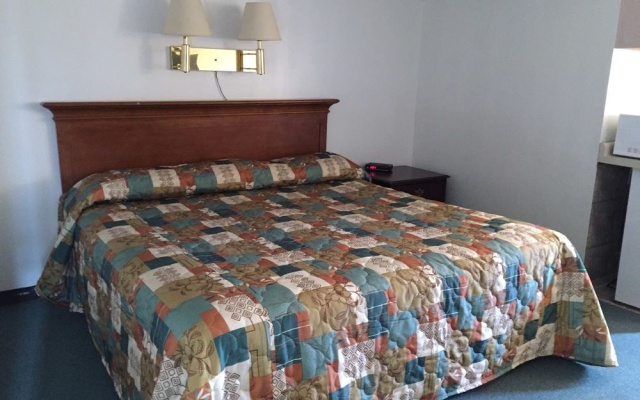 photo 5 of Iron Horse Inn