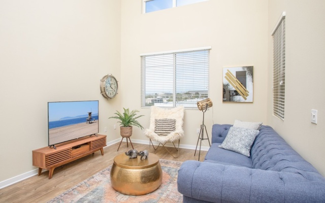 photo 2 of Irvine Deluxe Design Suites by A