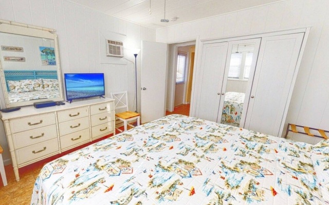 photo 5 of Island Dreams Cozy Cottage #4