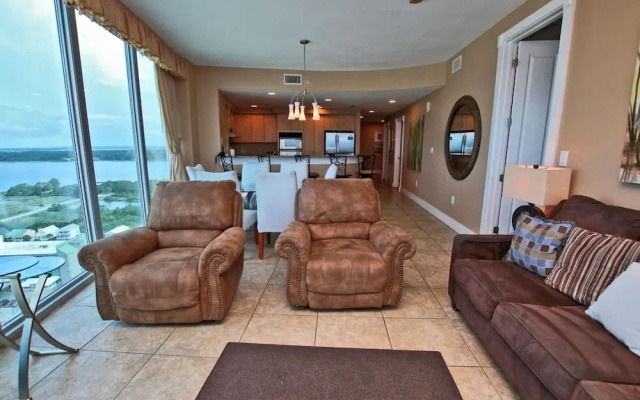photo 2 of Island Tower by Youngs Suncoast