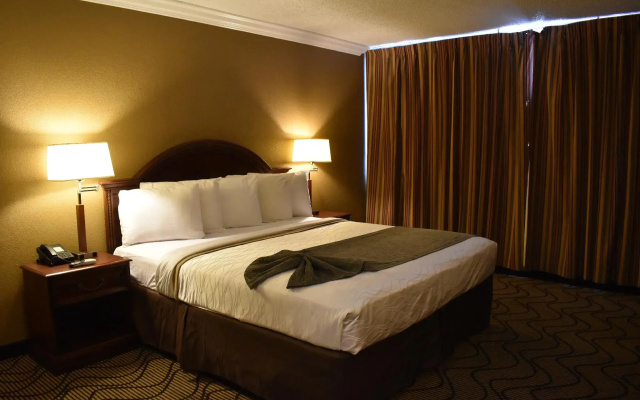 photo 2 of Jack London Inn