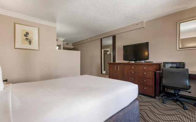 photo 3 of Jack London Inn
