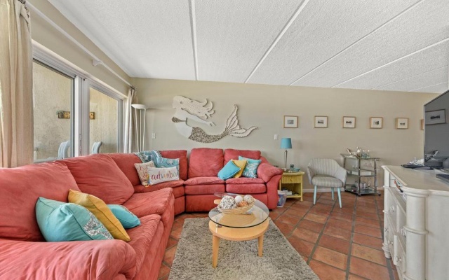 photo 2 of Jacksonville Beachdrifter 403, 2 Bedrooms, BeachFront, Pool, Sleeps 4