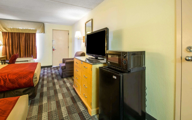 photo 4 of SureStay by Best Western Jacksonville Airport