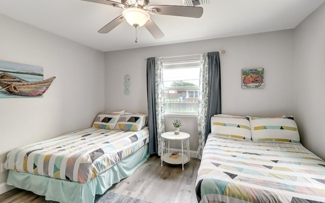 photo 5 of Jewel's Peace Of Paradise 2 Bedroom Home by RedAwning