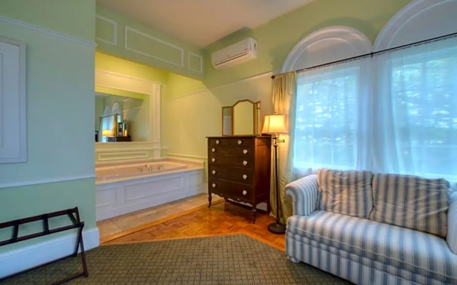 photo 4 of John Joseph Inn