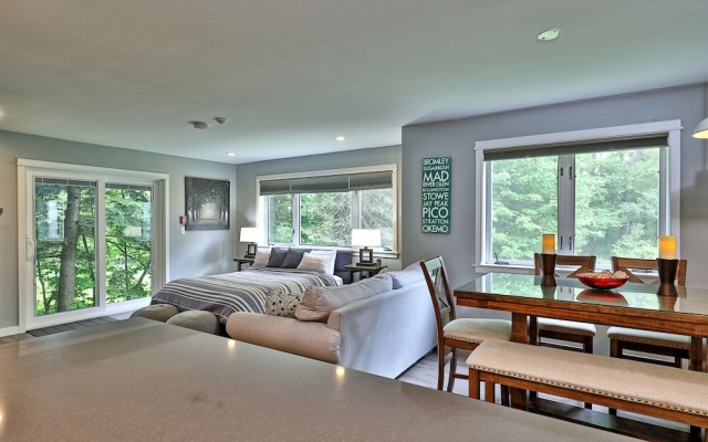 photo 3 of Kcis 332 - ☆ Hot ☆ Suite! New, Fireplace, Pool, 2rm, 2ba