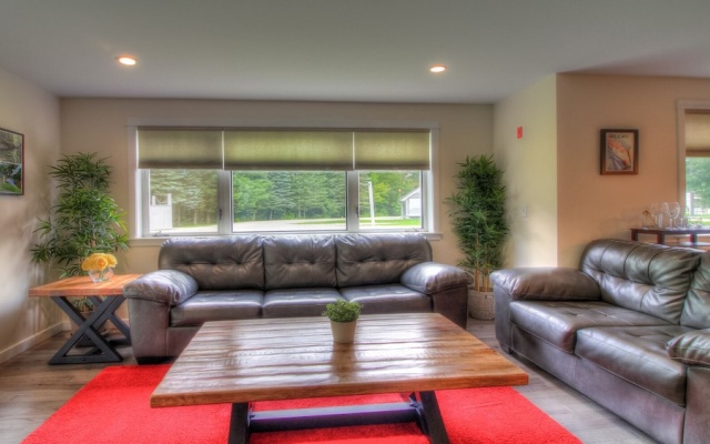 photo 2 of Kcis 432 - Killington Tree House: 2 Room Modern Condo