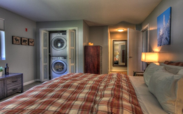 photo 5 of Kcis 532 - Summer Suite! Modern, Pool, 2rm, 2ba, Mtn Bike