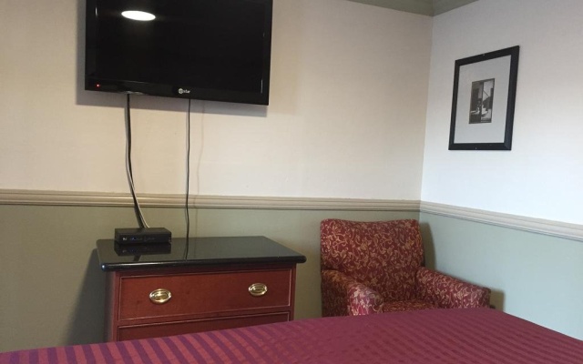 photo 2 of Kings Lodge Motel
