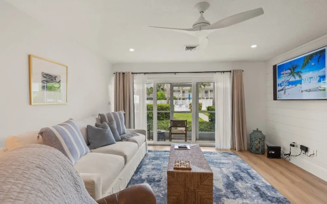 photo 3 of Kingston Arms Modern 1BR On Lido Key