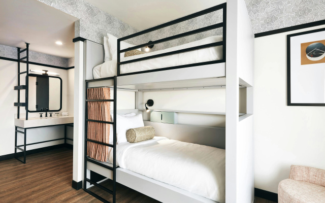 photo 5 of Kinley Chattanooga Southside, a Tribute Portfolio Hotel