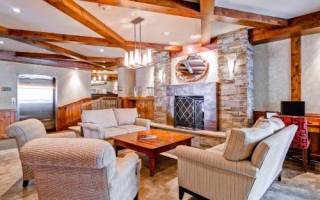 photo 2 of Kiva 428
