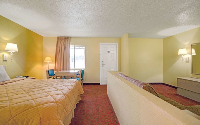 photo 4 of White Rock Inn