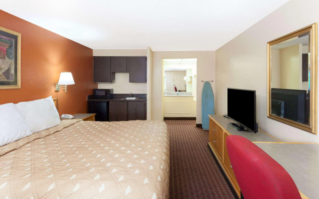 photo 4 of Knights Inn Tucker