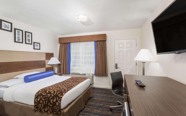 photo 5 of Howard Johnson by Wyndham Berkeley