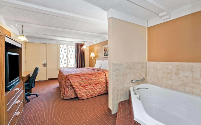 photo 2 of Knights Inn Charleston