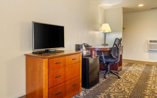 photo 3 of Budget Inn Denver Downtown