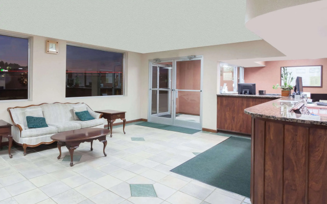 photo 2 of Knights Inn Lebanon