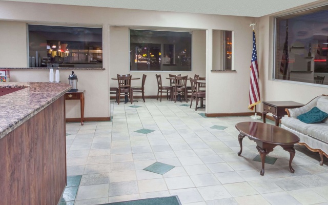 photo 3 of Knights Inn Lebanon