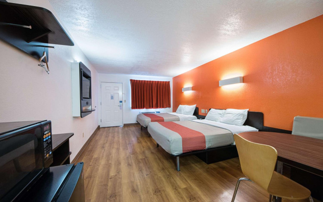 photo 4 of Motel 6 San Antonio, TX - Fiesta Trails