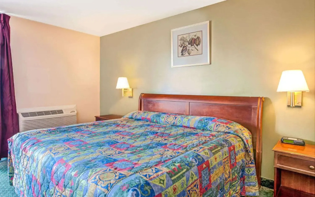 photo 5 of Knights Inn South Hackensack