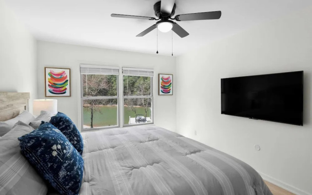 photo 5 of Knotty Pines by Avantstay Lake Views, Renovated