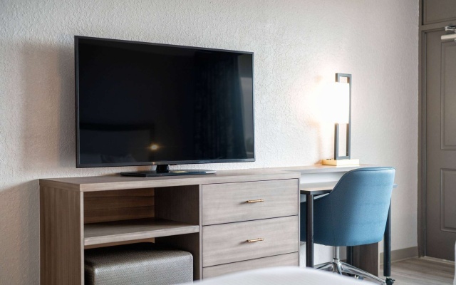 photo 5 of La Quinta Inn & Suites by Wyndham Cocoa Beach Oceanfront