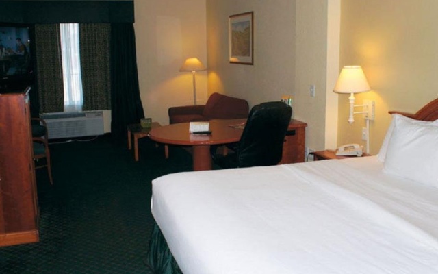 photo 5 of 科文頓拉昆塔套房酒店(The Chateau Hotel Covington)